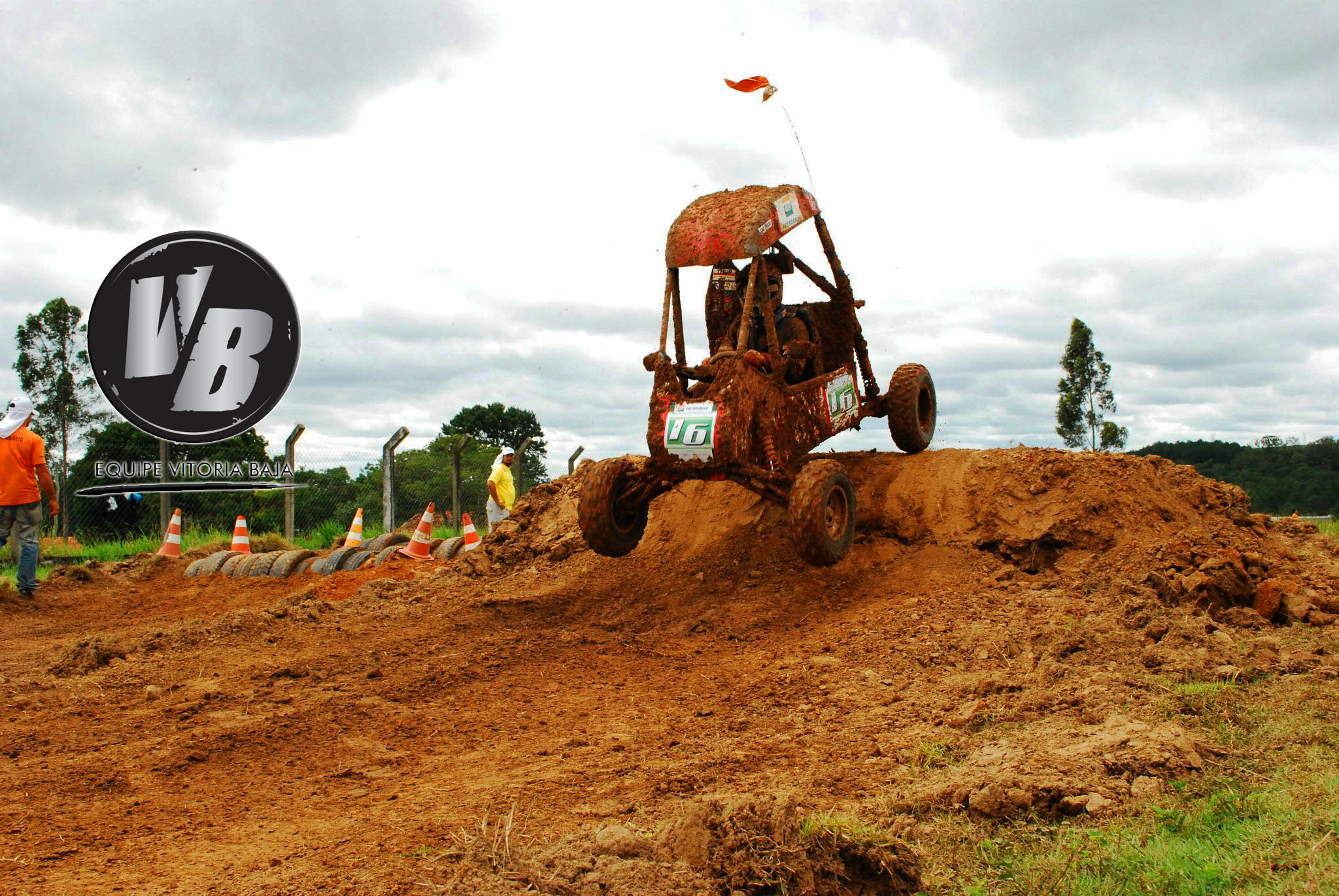 EQUIPE VITÓRIA BAJA - Projeto de Extensão da Universidade Federal do Espírito Santo onde alunos projetam, simulam e constroem veículo Off-road. Equipe pioneira no estado.